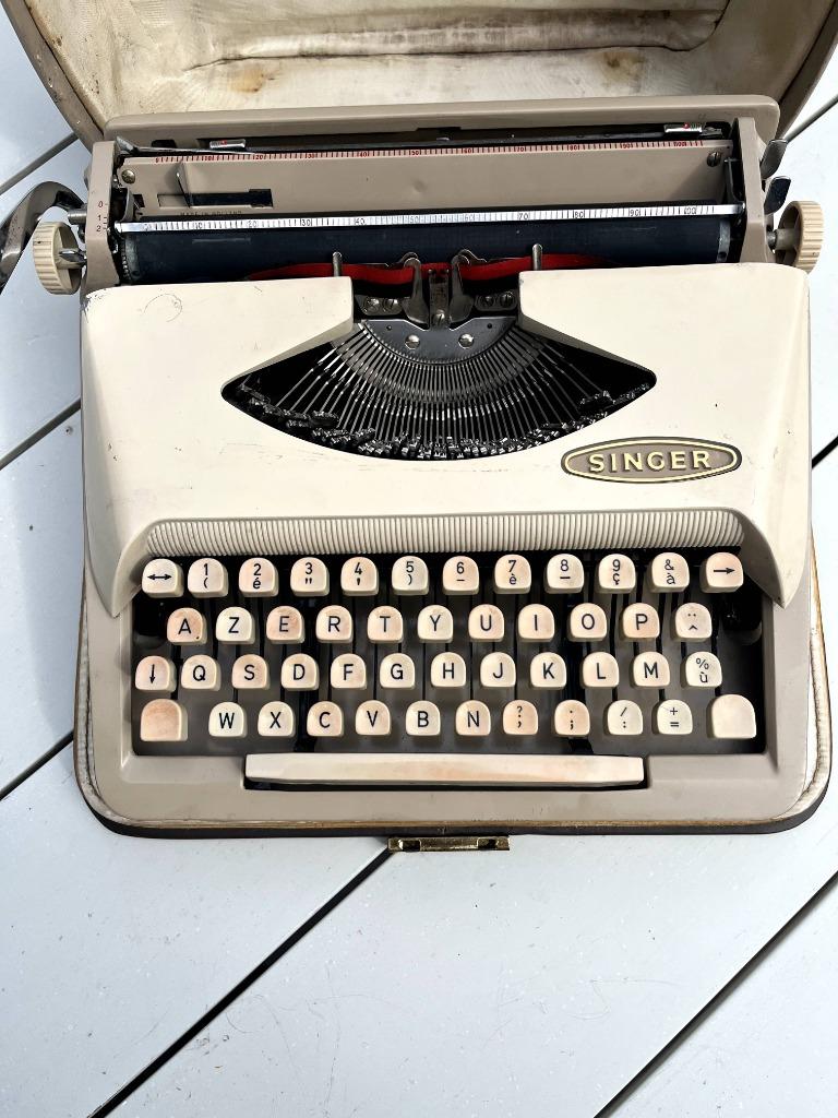 SINGER-schrijfmachine, Ophalen, Gebruikt
