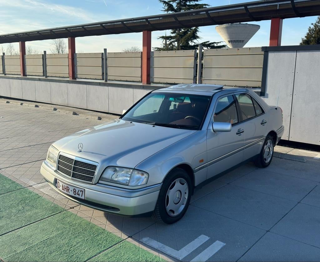 Mercedes C 220 diesel OLDTIMER - BJ:1994 -AUTOMAAT -67.000KM, Auto's, Automaat, Stof, 4 cilinders, 5 deurs