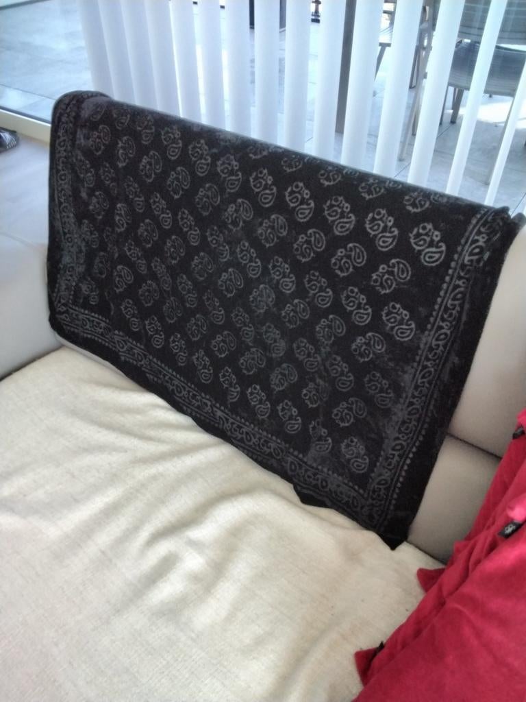 zijde sjaal vierkant 100x100 cm in uitstekende staat, Ophalen of Verzenden, Zo goed als nieuw, Sjaal