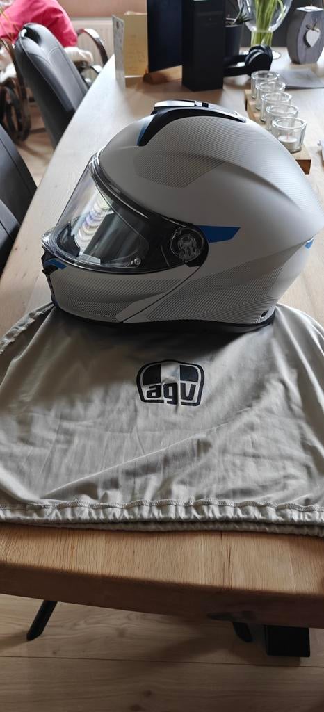 AGV

Tourmodular Frequency motorhelm lichtgrijs mat, Motoren, Kleding | Motorhelmen, Systeemhelm, L, AGV, Ophalen