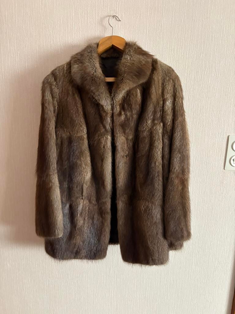 Dames nertsmantel, Ophalen, Zo goed als nieuw