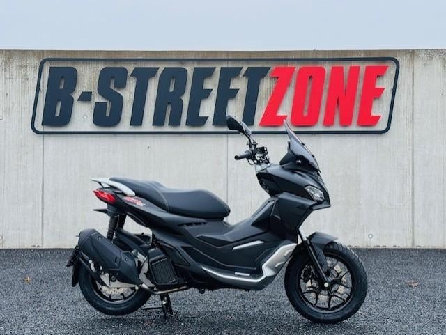 DEMO-DEAL! Aprilia SR GT 125 E5+ Matt Black