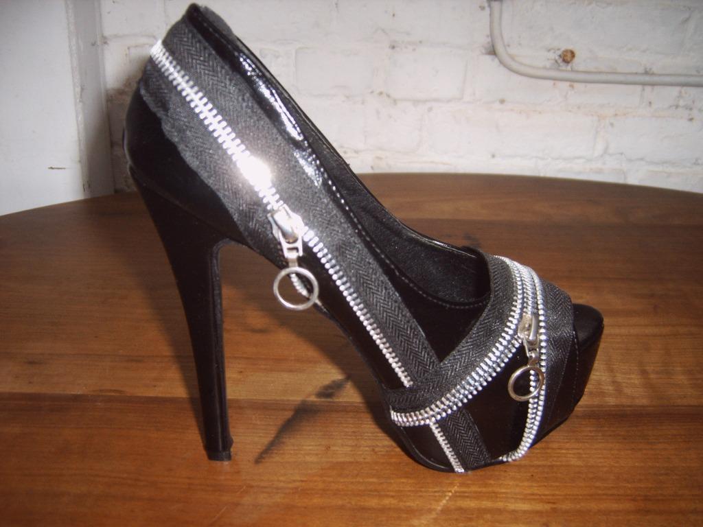 stiletto's zip embellished zwart maat 37, Zwart, Nieuw, Ophalen of Verzenden, Schoenen met hoge hakken