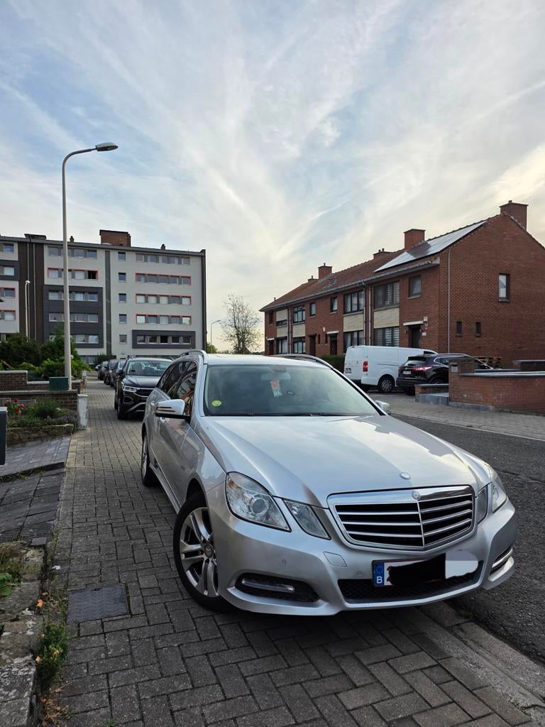 MERCEDES E200 CDI diesel EURO 5 7 PLACES!, Auto's, Mercedes-Benz, Particulier, Te koop