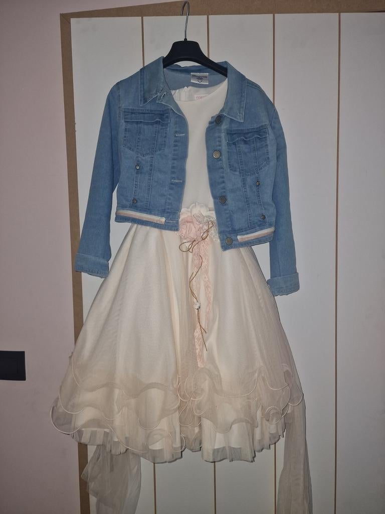 Communie kledij 12 jaar, Enlèvement