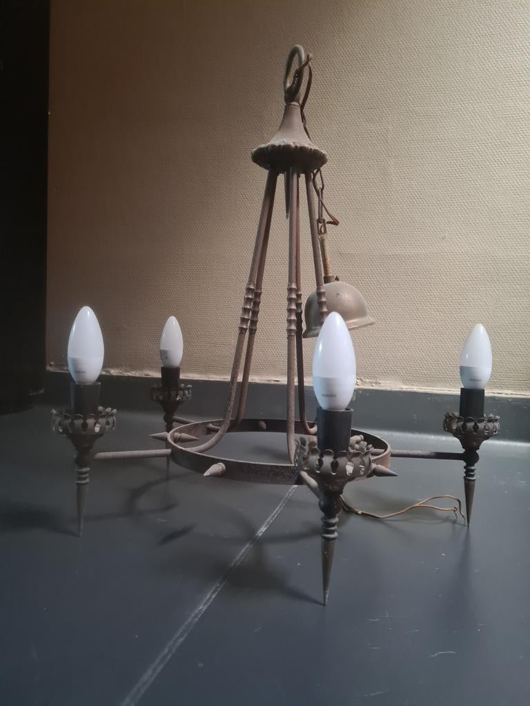 2 antieke metalen luchters, Huis en Inrichting, Ophalen, Zo goed als nieuw