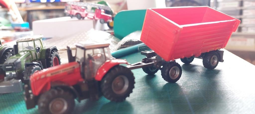 H0LK 0213 MASSEY FERGUSON AVEC BENNE LATÉRALE 1/87., Envoi, Comme neuf, Grue, Tracteur ou Agricole, SIKU