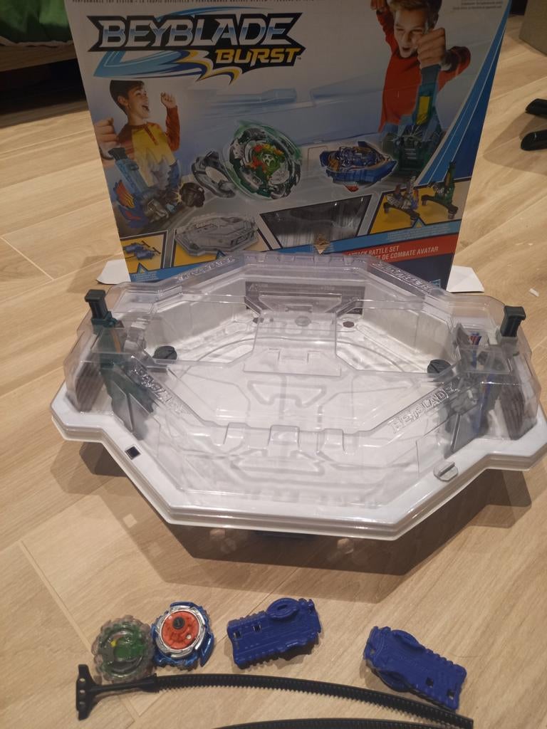 Beyblade burst arena incl 2 beyblades, Enlèvement