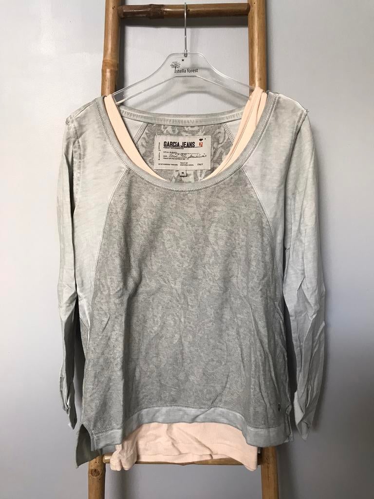 Grijze trui met Garcia zalmroze top. Maat M., Garcia, Gedragen, Maat 38/40 (M), Grijs