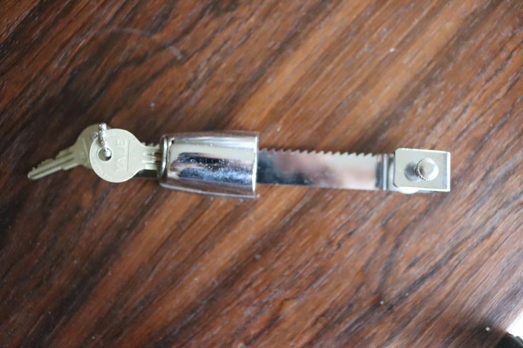 Schuifslot vitrinedeur, Enlèvement, Utilisé