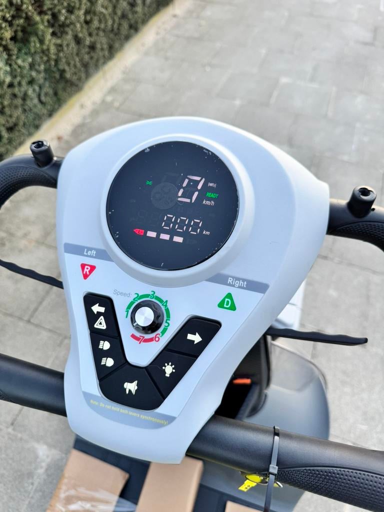 Mobietech F4 Scootmobiel Bereik 60km Elektrische scooter, Ophalen of Verzenden, Inklapbaar, Nieuw, Elektrische rolstoel