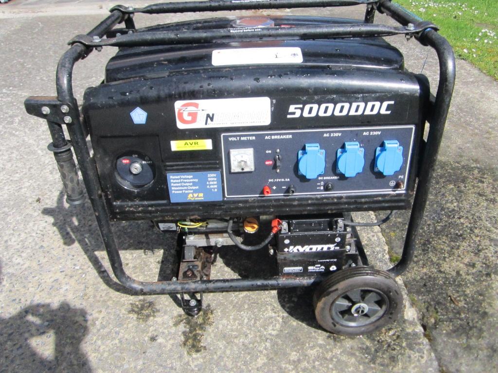 4,4 KVA-generator, Doe-het-zelf en Bouw, Aggregaten, Ophalen, Gebruikt, Elektrisch startend, Benzine