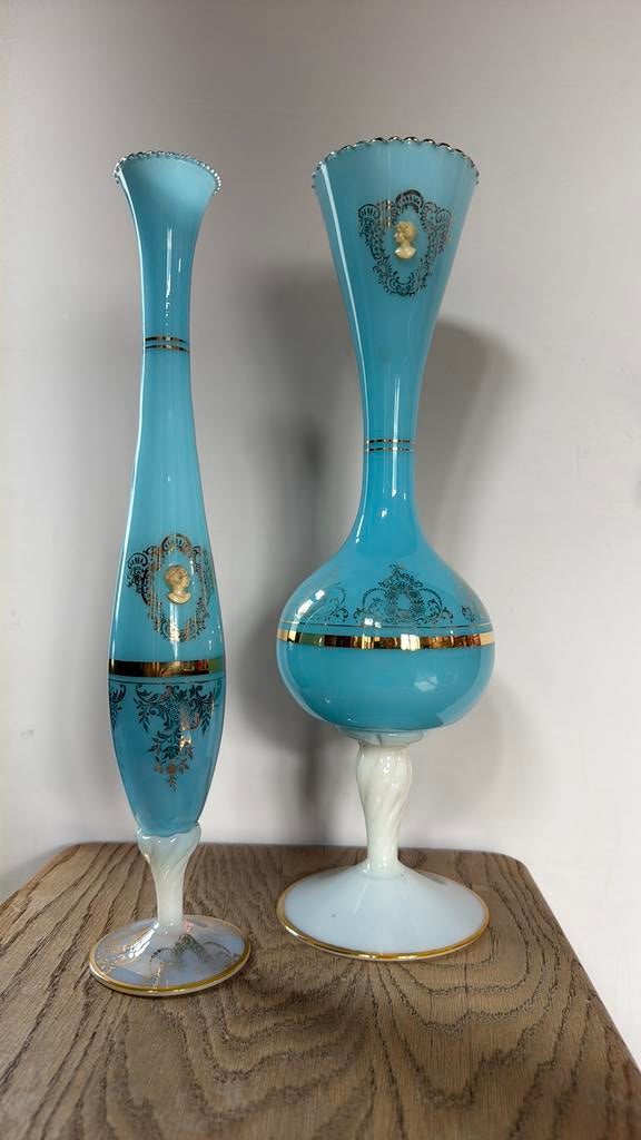 Opaline vazen met cameo blauw, Ophalen