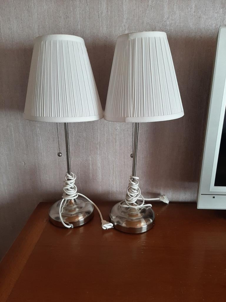 Lot de 2 lampes de table IKEA ÅRSTID avec abat-jour plissé, Maison & Meubles, Lampes | Lampes de table, Enlèvement ou Envoi