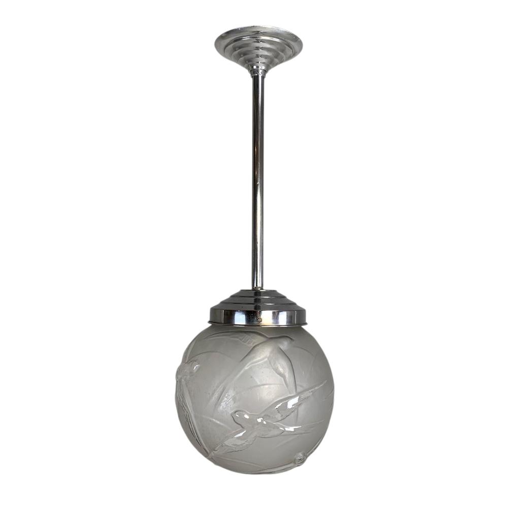 Art Deco hanglamp met geetste bol met zwaluwen, jaren 30, Ophalen of Verzenden