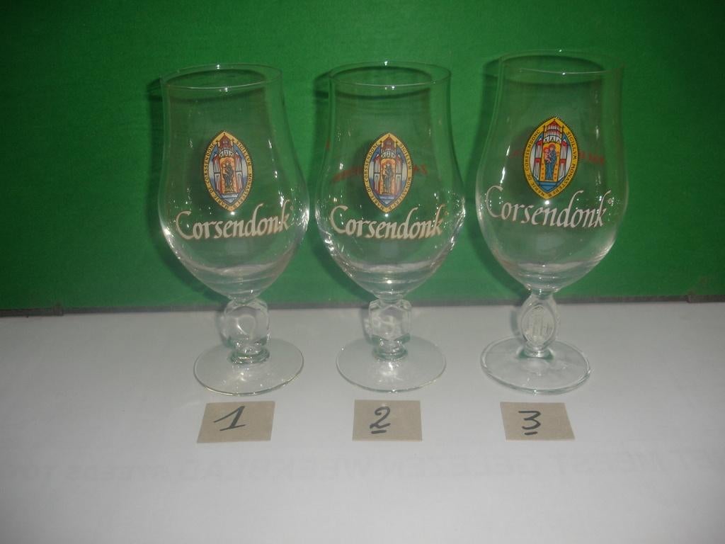 25 bierglazen Corsendonk, 33cl. voor € 8,00, Collections, Marques de bière, Comme neuf, Verre ou Verres, Autres marques, Enlèvement ou Envoi