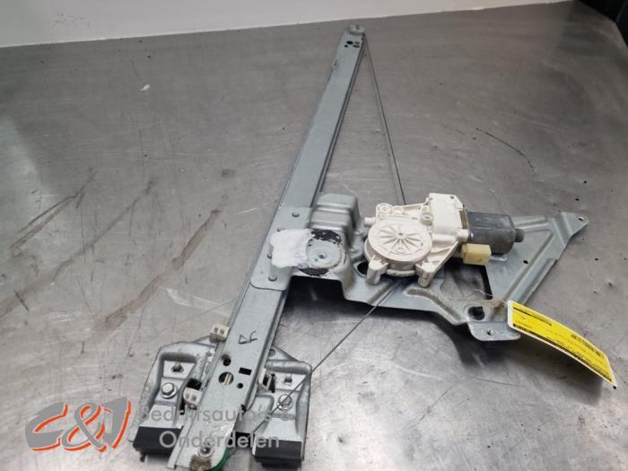 Ruitmechaniek 2Deurs rechts-voor van een Mercedes Sprinter, Gebruikt, -, -, Ophalen of Verzenden