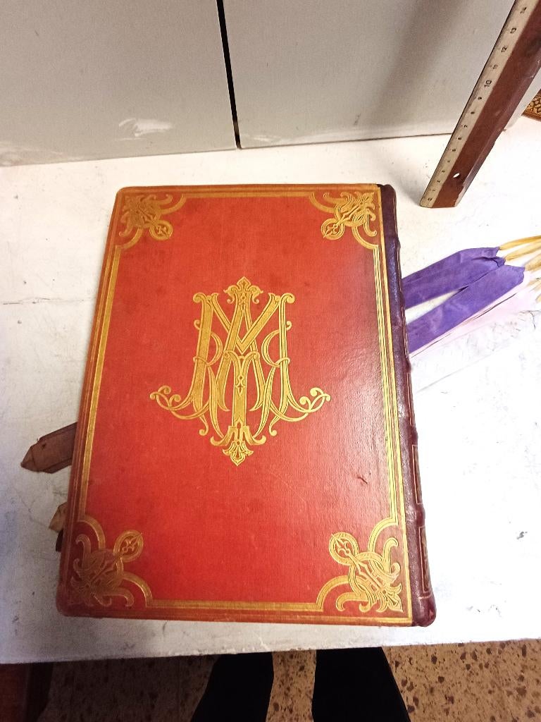 ancien MISSEL RELIGIEUX  de 1920, Enlèvement