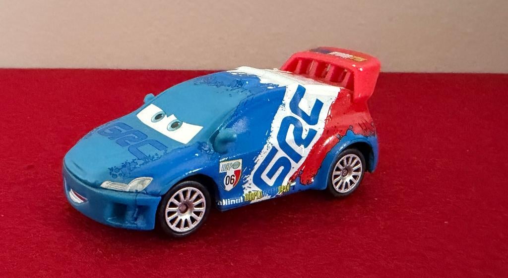 DISNEY CARS Raoul rijdt in DieCast 1:55, Hobby en Vrije tijd, Modelauto's | Overige schalen, Verzenden, Nieuw, Auto