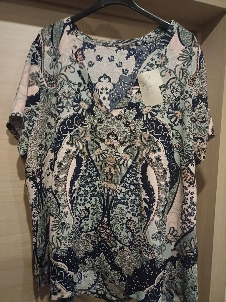 M&S T-shirtprint V- hals Mt 52, Kleding | Dames, Grote Maten, Ophalen of Verzenden