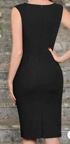 Stijlvolle zwarte jurk, Maat 38/40 (M), Zwart, Nieuw, Ophalen of Verzenden