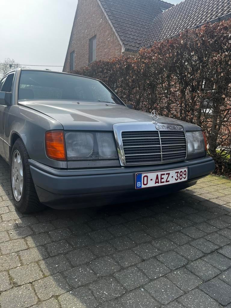 Mercedes-benz 220E W124, Auto's, Automaat, 4 zetels, Achterwielaandrijving, 110 kW