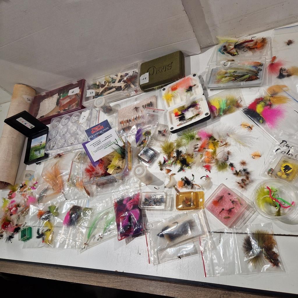 Meer dan 500 vliegen resevoir rivier  ,  ook vliegdozen, Ophalen of Verzenden