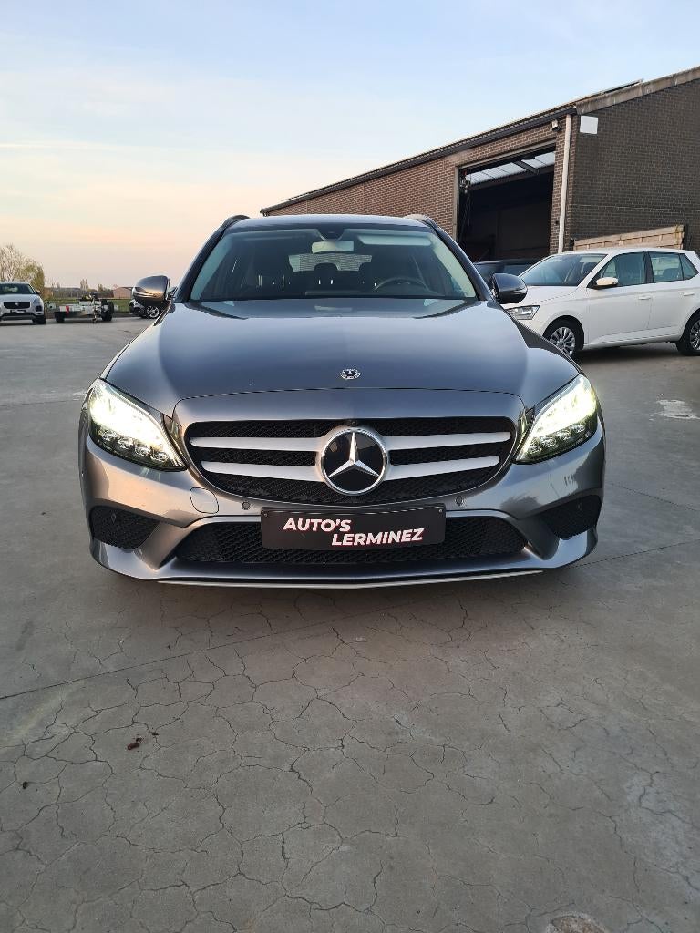 mercedes c180 met mercedes motor, Auto's, 4 cilinders, 1600 cc, 5 deurs, Navigatiesysteem