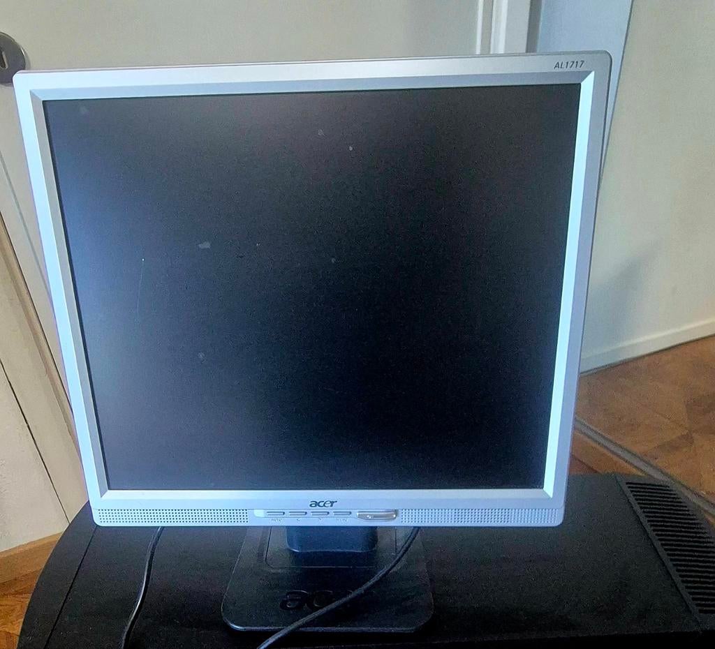 Acer AL1717 17" avec câble – écran PC rétro en parfait état, Informatique & Logiciels, Enlèvement, VGA, Haut-parleurs intégrés