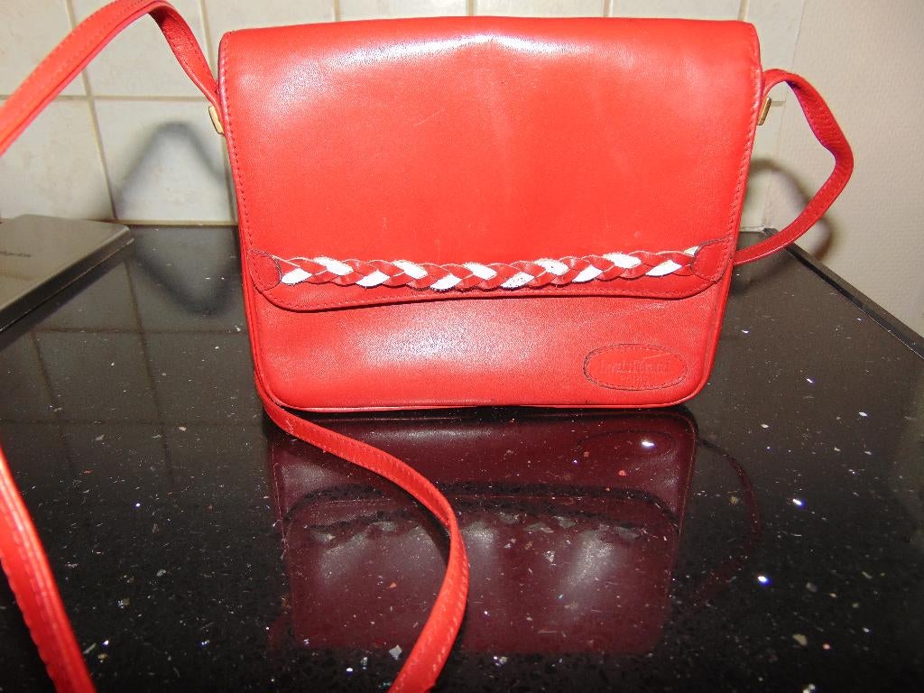 Vintage handtas Louis Bernard Paris, Bijoux, Sacs & Beauté, Sacs | Sacs Femme, Enlèvement ou Envoi, Utilisé, Rouge, Sac à main