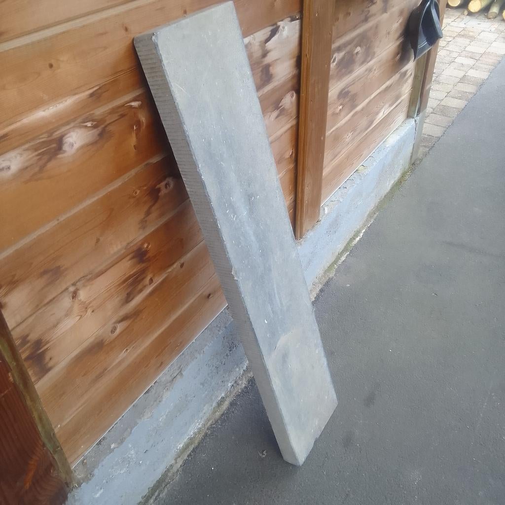 La pierre bleue subira des dommages mineurs, Enlèvement