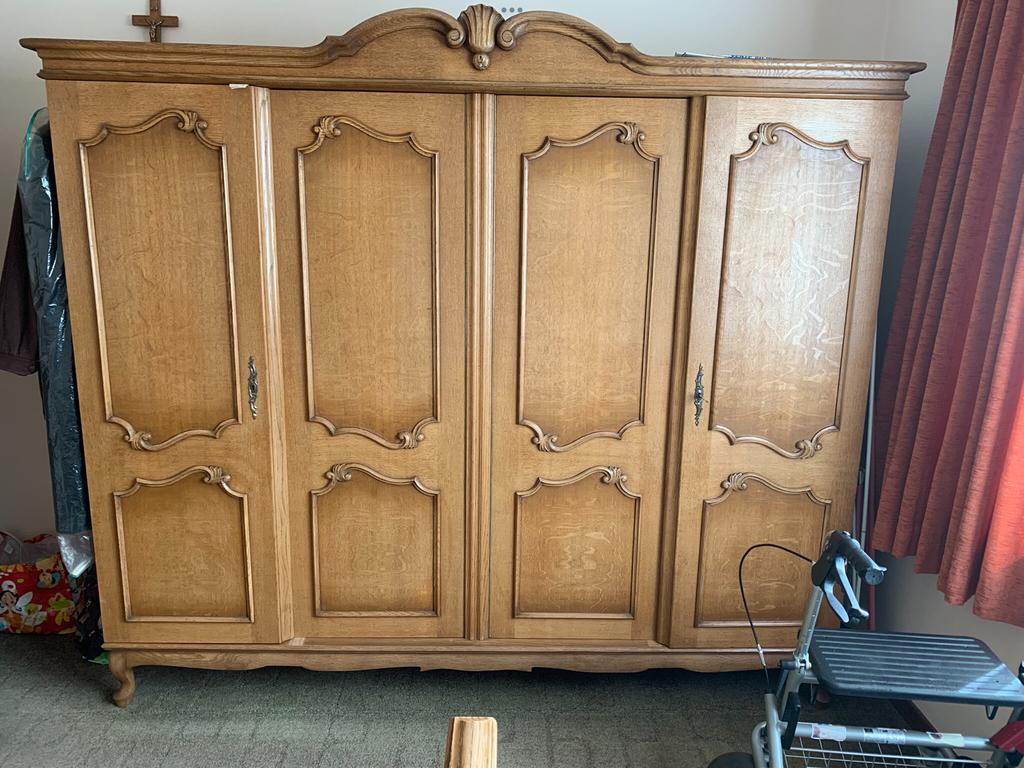 Ontmantelde slaapkamer, Ophalen