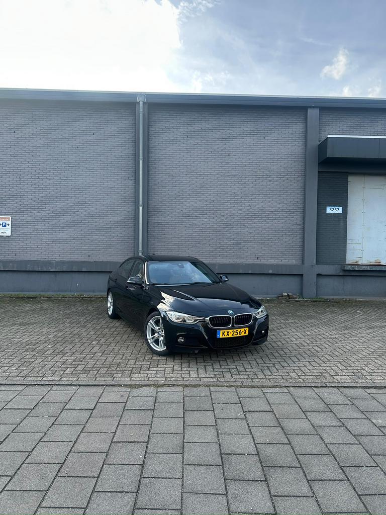 BMW 330e 340pk 12/2016 Zwart volledig M pakket full option, Auto's, BMW, Automaat, 1998 cc, Achterwielaandrijving, Euro 6