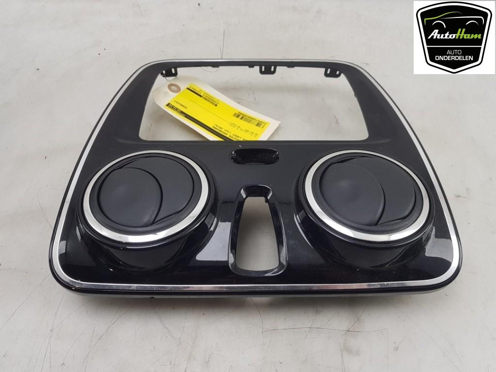 AERATEUR TABLEAU DE BORD Dacia Lodgy (JS) (|682604219R|), Utilisé, Dacia