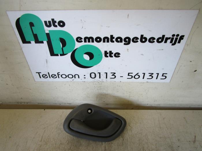 Portiergreep 4Deurs links-voor van een Suzuki Wagon R+ (Wago, Gebruikt, -, -, Ophalen of Verzenden