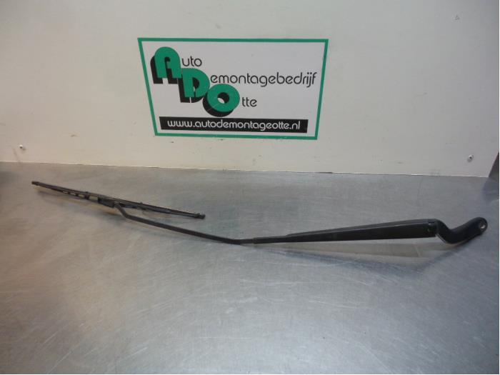 Ruitenwisserarm voor van een Ford Fiesta (Fiesta 02-), Gebruikt, -, -, Ophalen of Verzenden