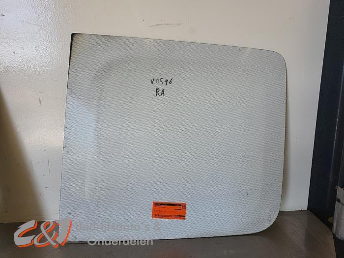 Vitre arrière d'un Opel Vivaro, -, Opel, 3 mois de garantie, Utilisé