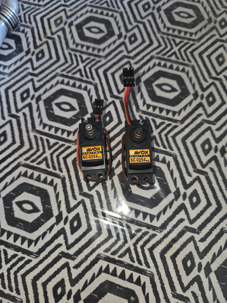 Servos savox digital, Enlèvement ou Envoi