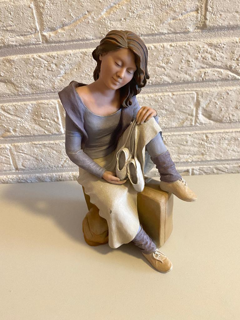 elisa beeld zittende ballerina 24 cm hoog, Ophalen, Nieuw, Mens