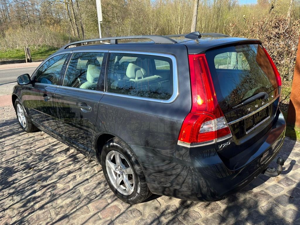 Volvo V70 2.0 D / 250.602 km / Euro 6b, Autos, Volvo, Cuir, Achat, 1800 kg, Entreprise