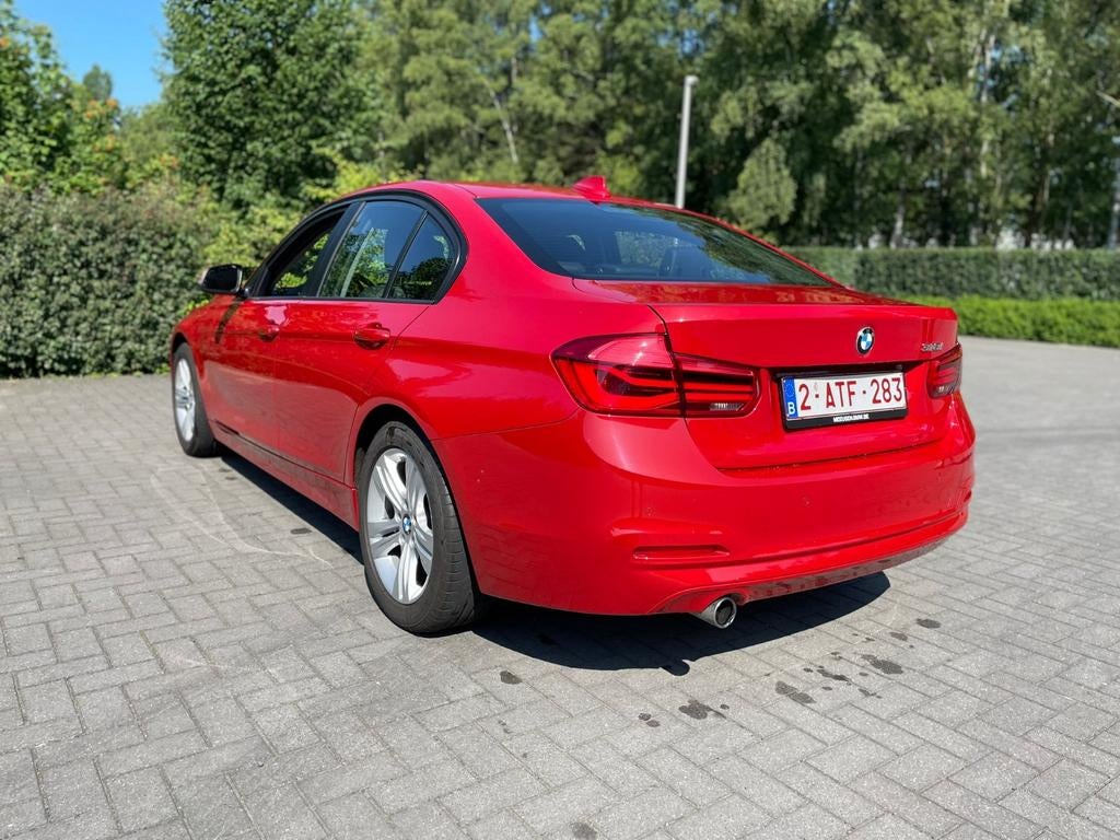 Prachtige rode BMW 318I super perfecte staat van particulier, Auto's, BMW, Automaat, 4 deurs, 5 zetels, Particulier