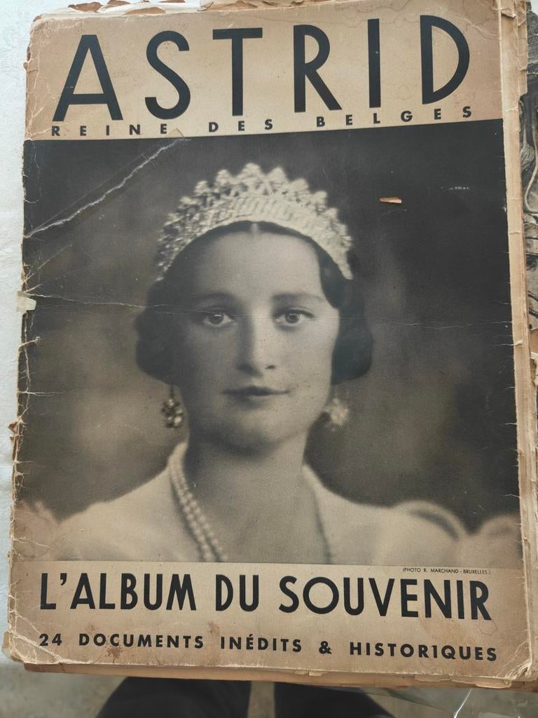 Astrid Reine des Belges - album souvenir, Enlèvement ou Envoi