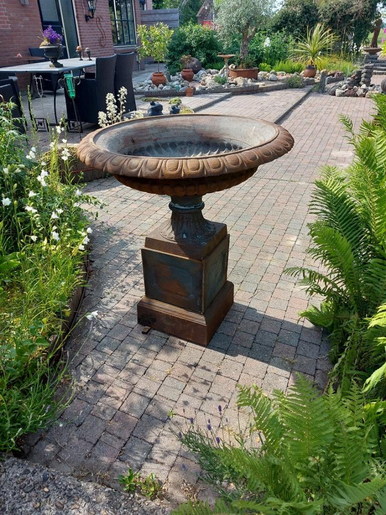 EINDELIJK weer leverbaar GROTE gietijzeren Vaas Tuinvaas, Ophalen, Nieuw