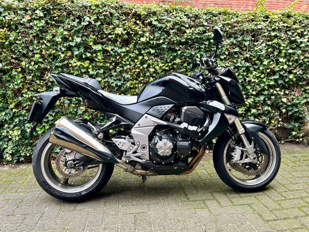 Kawasaki Z1000 de 2007, Plus de 35 kW, Particulier, 4 cylindres, Naked bike