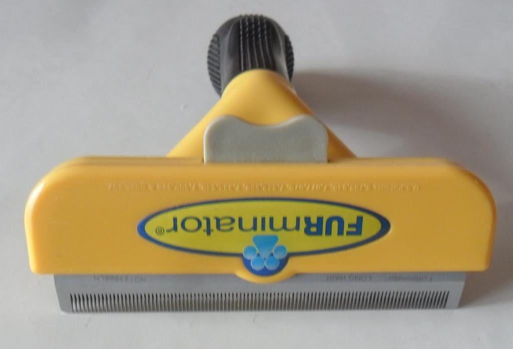 1 peigne Furminatort et 1 brosse Nobby  5 €, Ophalen, Zo goed als nieuw