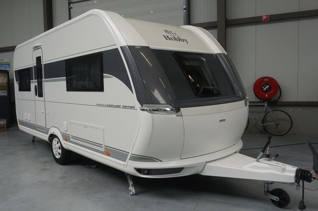 Nieuwe 4pers.Hobby met frans bed, rondzit, Caravans en Kamperen, Rondzit, Hobby, Koelkast, Frans bed