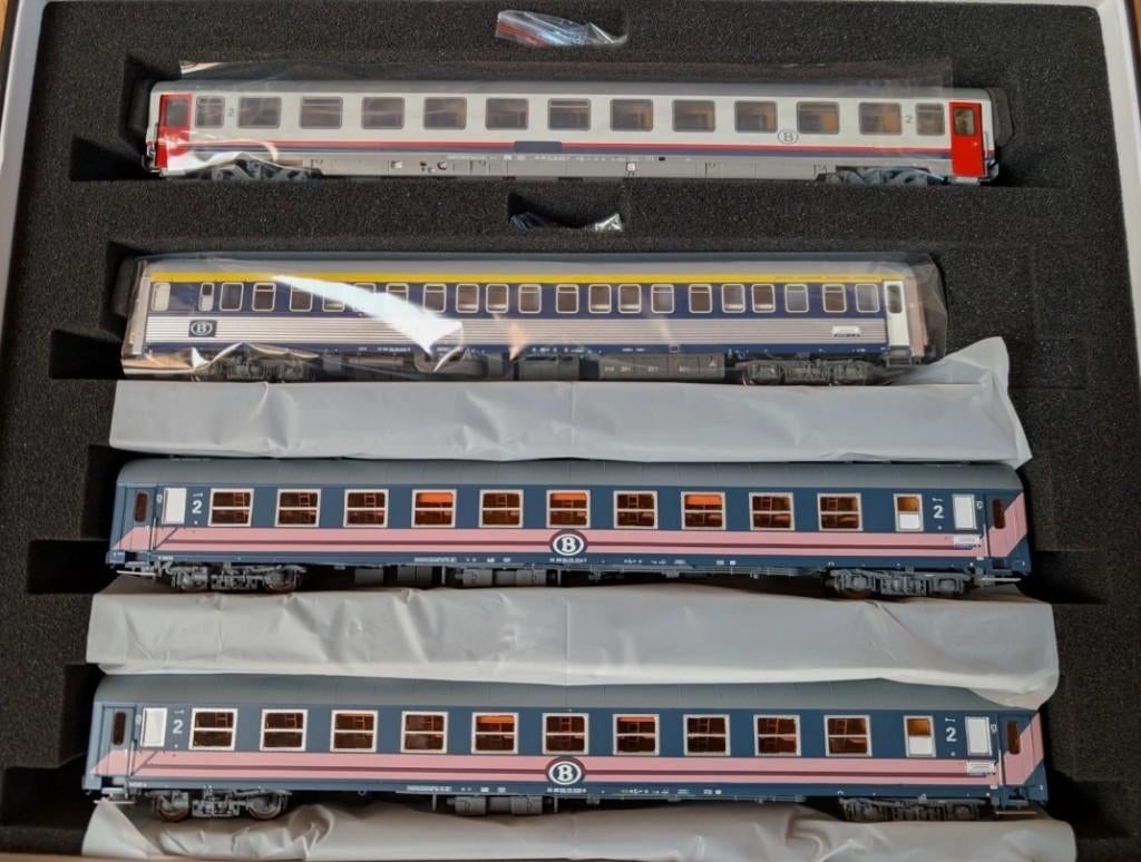 NMBS SNCB | Models World MW2115 MW 2115 | 1116 Ski Express |, Hobby en Vrije tijd, Modeltreinen | H0, Overige merken, Treinset