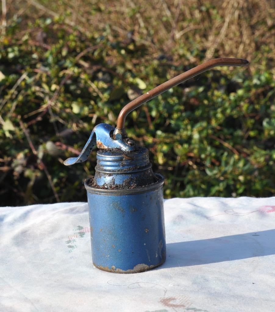 burette a l'huile metal bleu, Enlèvement ou Envoi, Utilisé