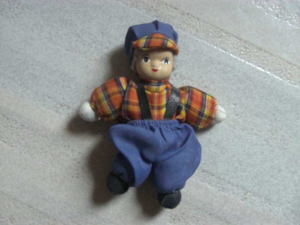 blauw popje (jongen) met stenen hoofdje, Verzamelen, Ophalen, Nieuw, Pop