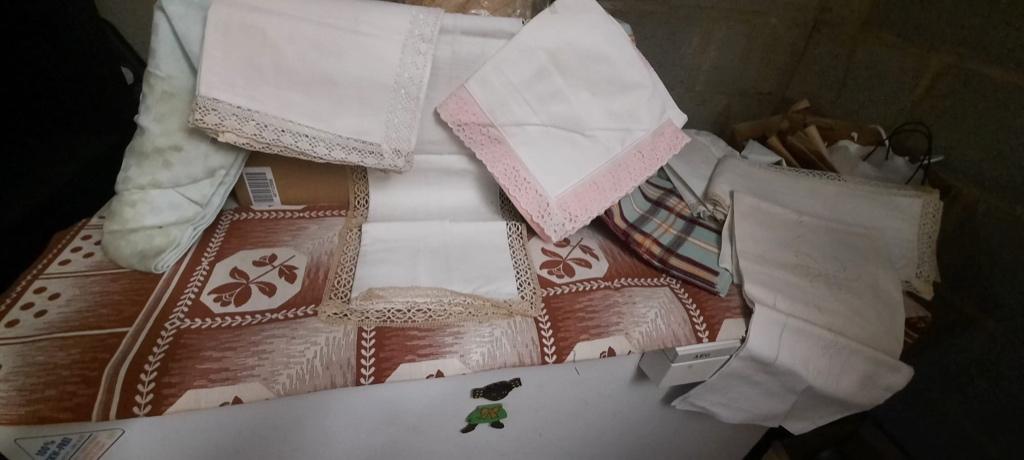 lot d anciens draps et nappes en coton ou lin, Maison & Meubles, Enlèvement